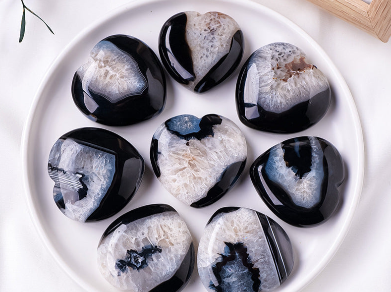 Black Agate Heart: Embrace Strength, Protection & Inner Balance, Christmas Crystal Gift