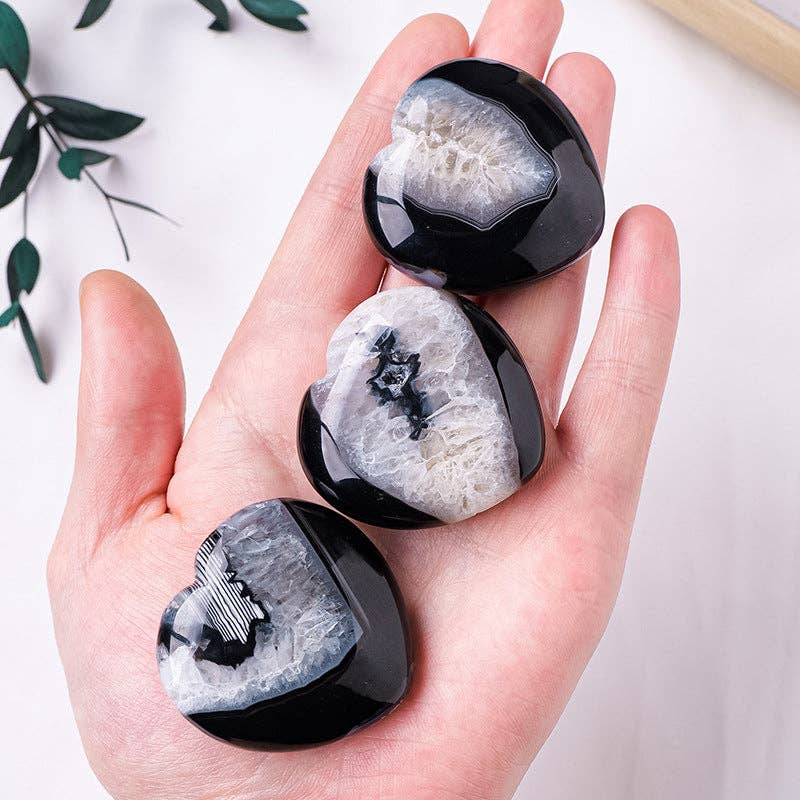 Black Agate Heart: Embrace Strength, Protection & Inner Balance， Christmas Crystal Gift