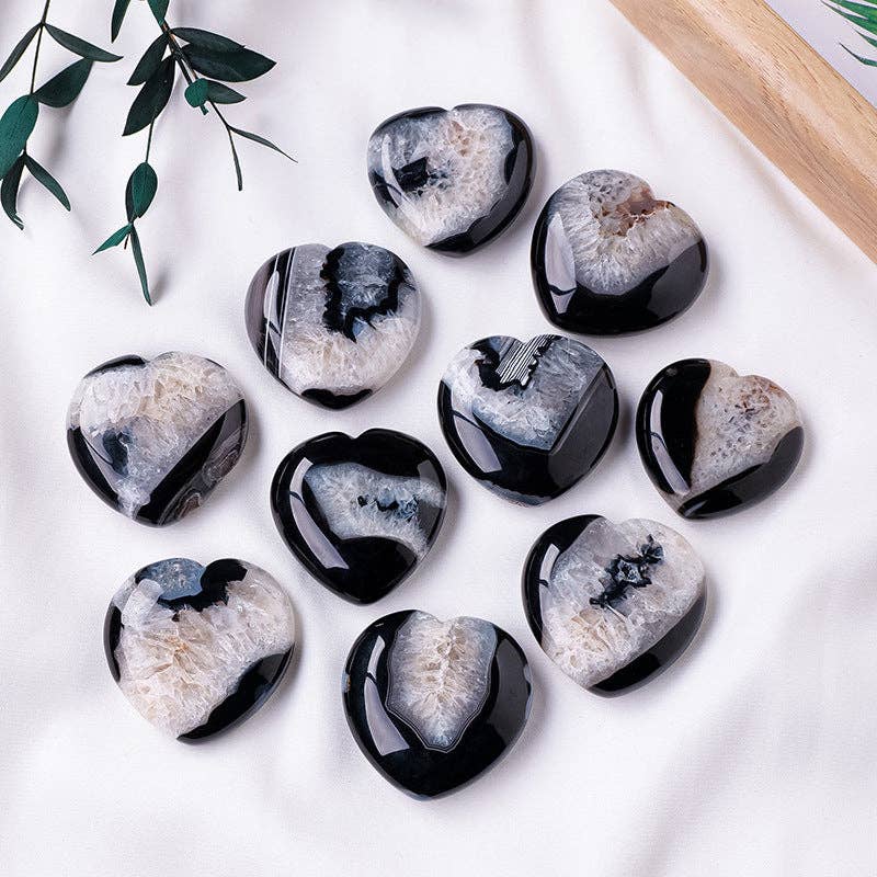 Black Agate Heart: Embrace Strength, Protection & Inner Balance， Christmas Crystal Gift